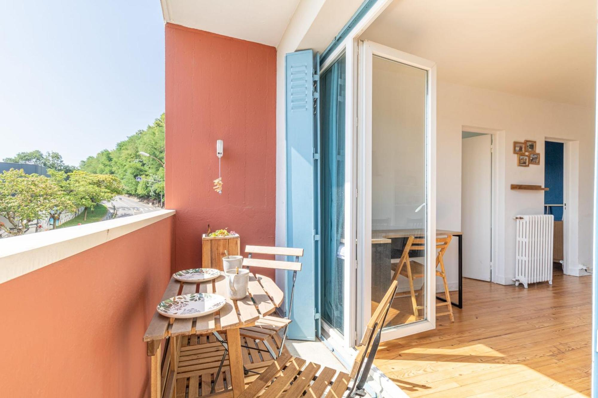 Apartment Charming T3 With Balcony And View *